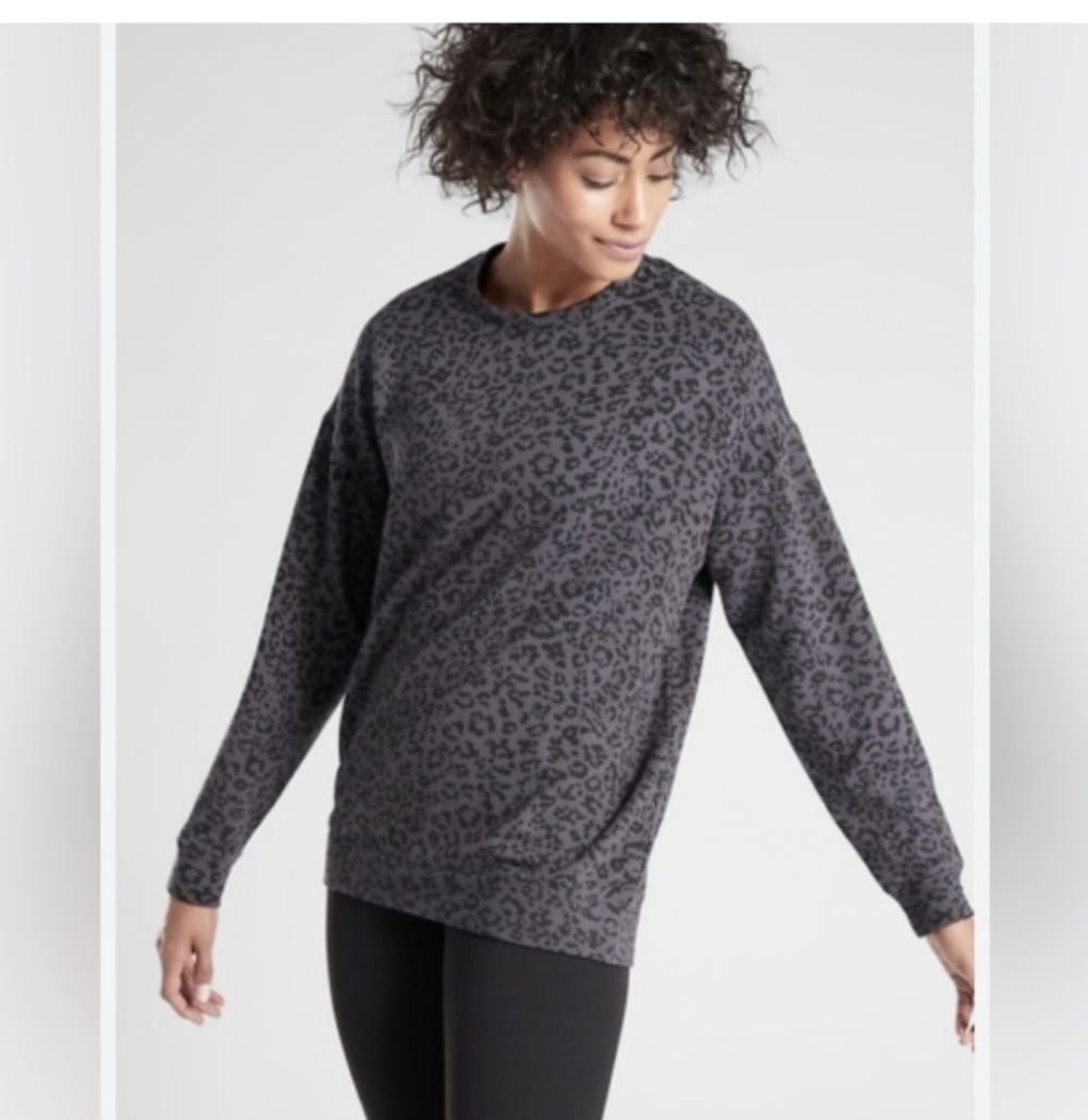 Athleta Pure Luxe Grap Leopard Print Pullover Top/Sweatshirt